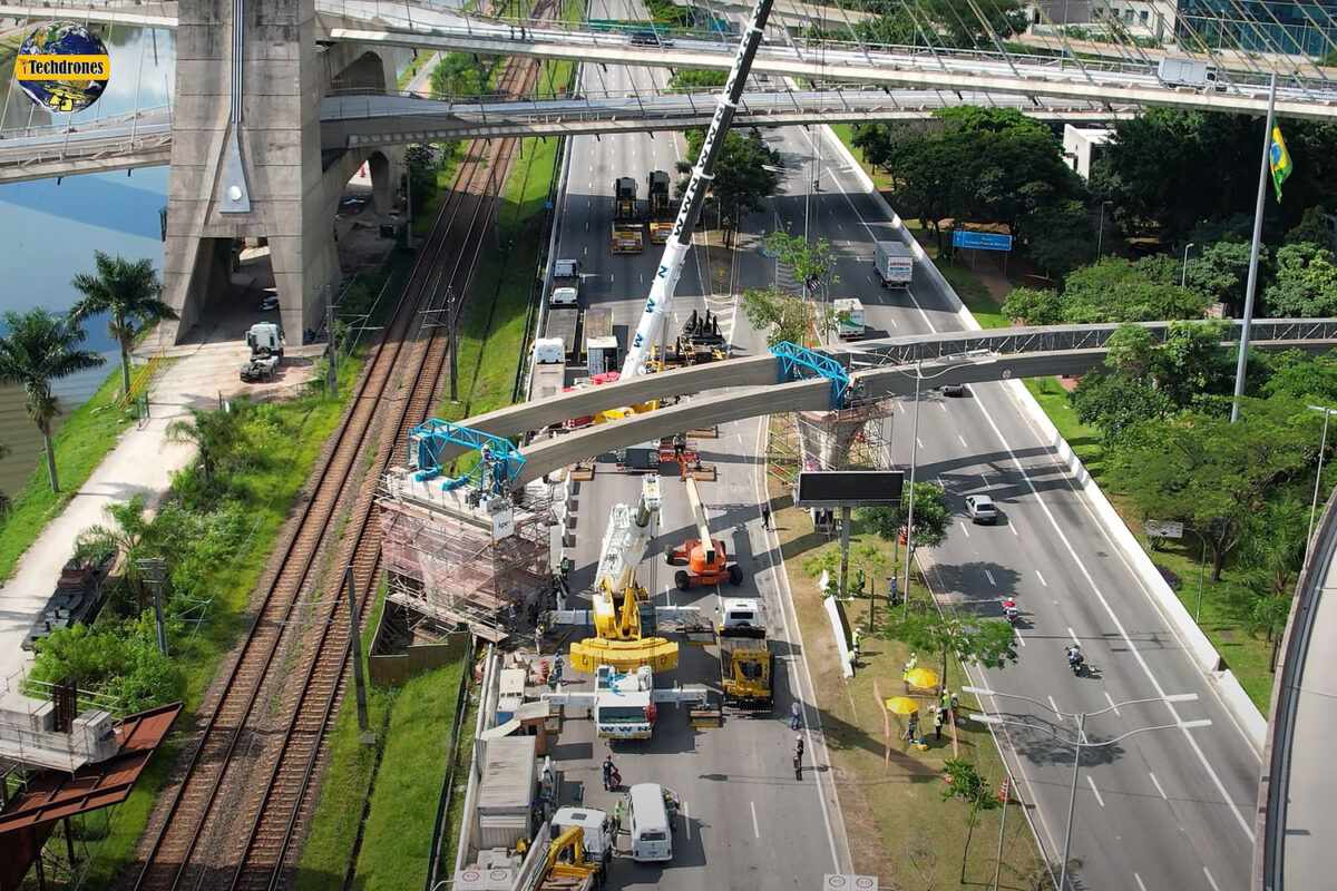 Operação de guerra para lançar duas vigas trilho da Linha 17 foi