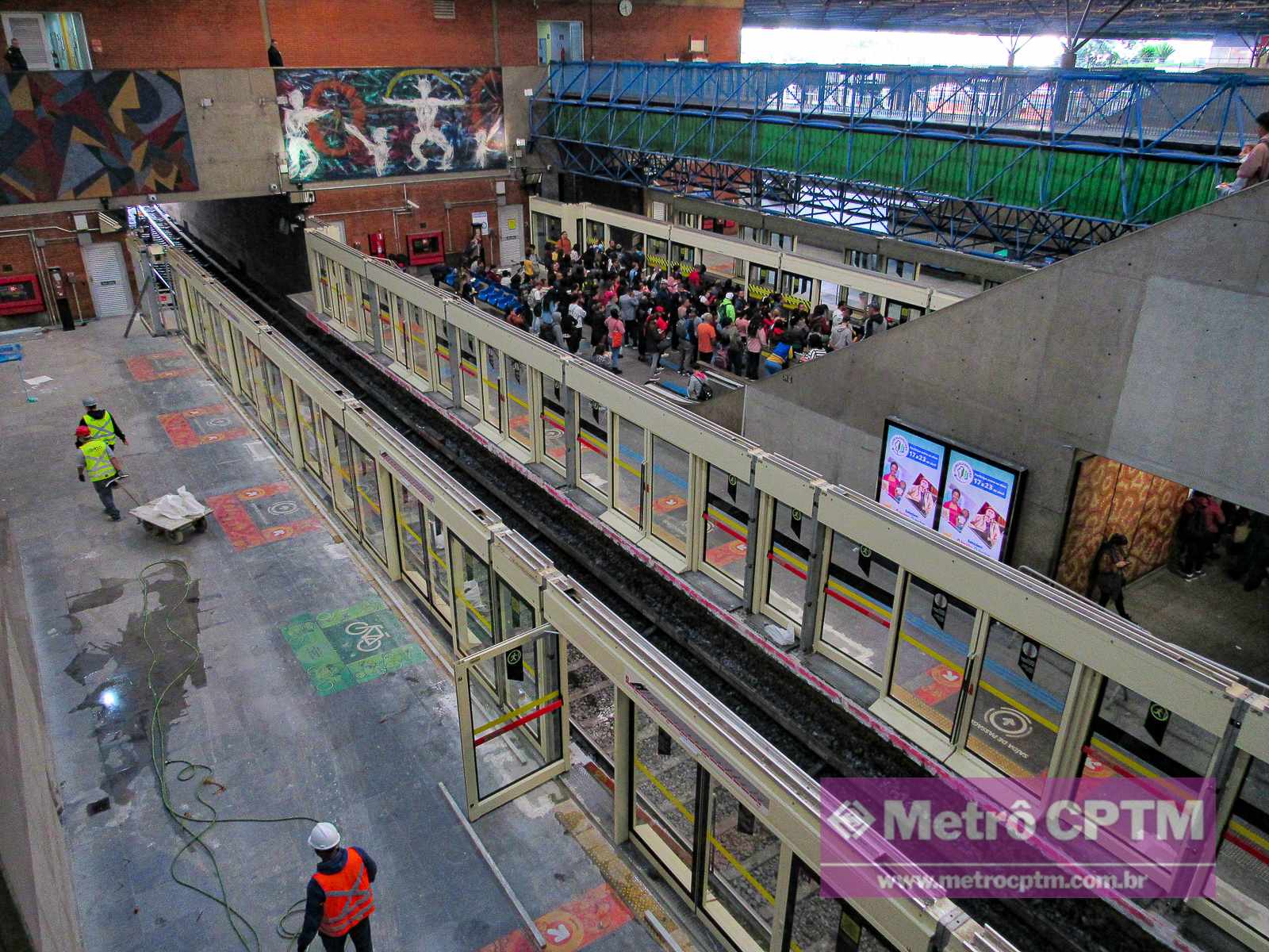 Metrô conclui a instalação de portas de plataforma na estação Palmeiras