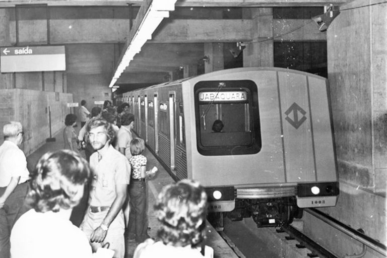 Viagem inaugural do Metrô em 1974