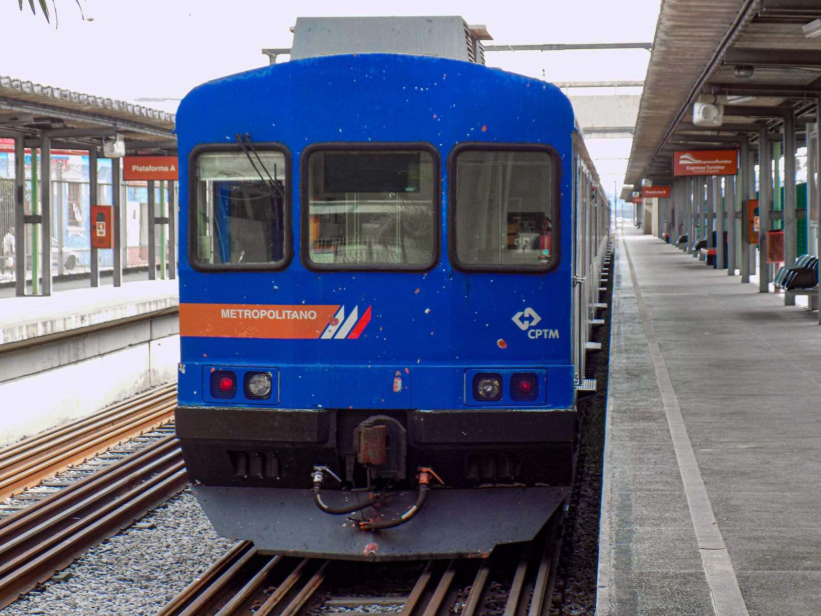 Dormentes e vagões inteiros de trem: como funciona um leilão da CPTM em SP  - 19/10/2021 - UOL TAB