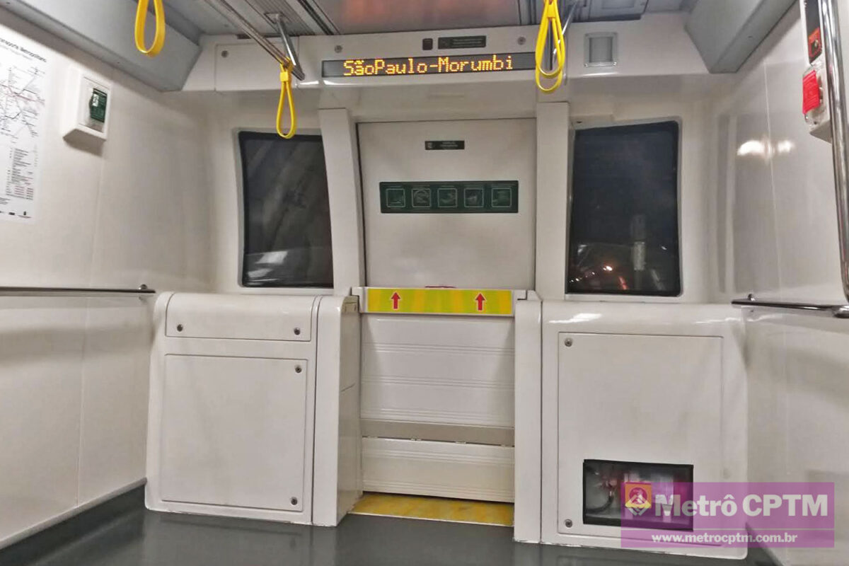 Trem da Linha 4-Amarela, que não possui cabine de comando