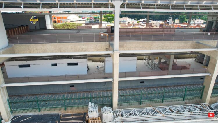 Instalação de equipamentos na estação Varginha (Jean Carlos)