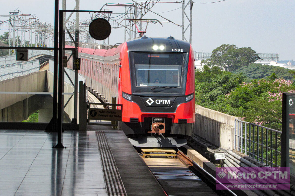 Trem da Linha 13-Jade