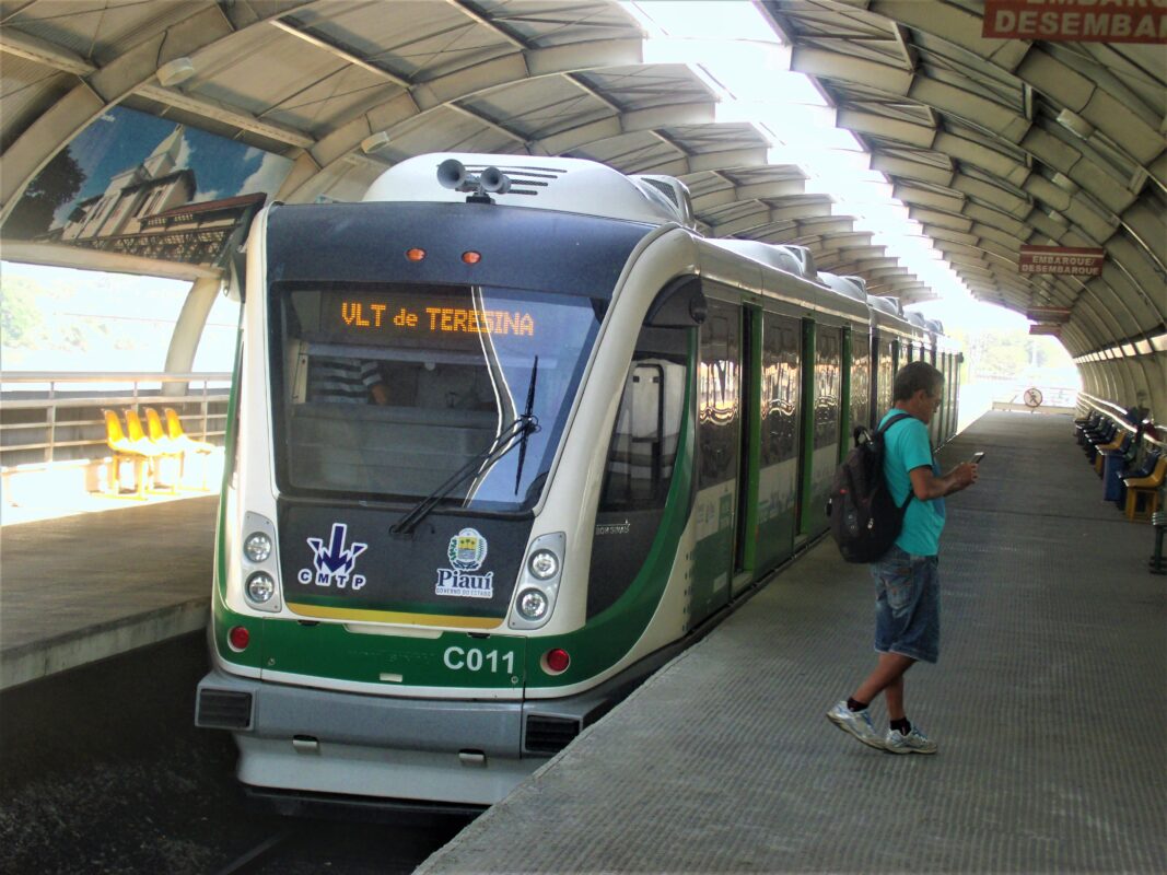 Trem do Metrô de Teresina (Moacir Ximenes)