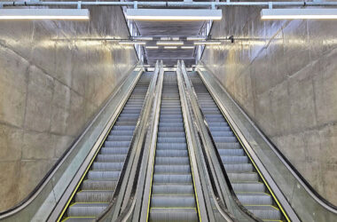 Novo conjunto de escadas rolantes da estação Vila Prudente