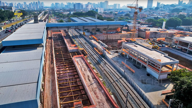 Obras da estação Penha