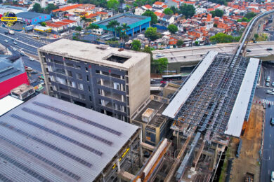 A estação Washington Luis e o edifício técnico do pátio