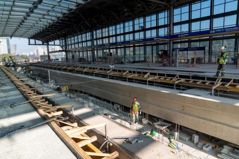 Obras da Linha 17-Ouro na Estação Morumbi (Marcia Alves/CMSP)