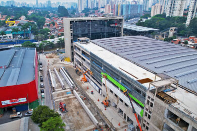 Lateral do Bloco A recebe preparação para acabamento