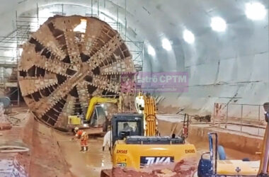 O Tatuzão da Linha 6 já dentro da estação Bela Vista