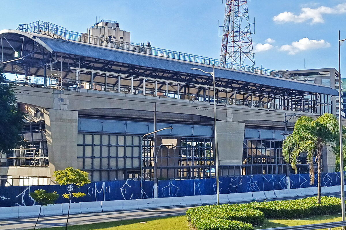 Estação Aeroporto Congonhas recebe primeiras estruturas de portas de plataforma