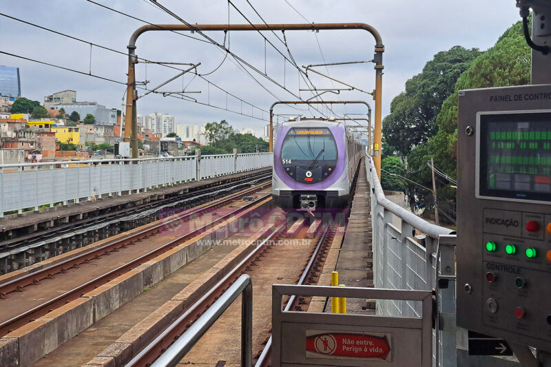 Vias da Linha 5-Lilás perto da estação Giovanni Gronchi